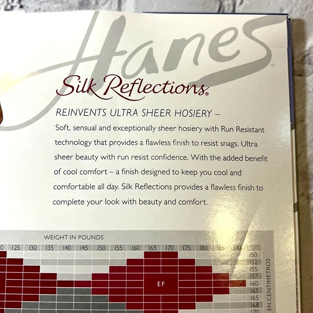 🆕Hanes Silk Reflections Ultra Sheer in Little Color